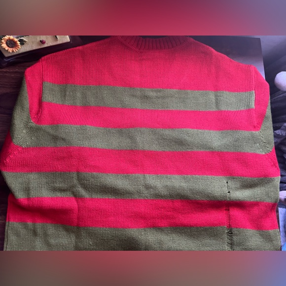 A Nightmare On Elm Street Freddy Krueger Sweater - Picture 7 of 7